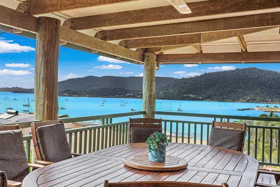 Patio, Day, Natural landscape, Balcony/Terrace, Seating area, Dining area, Mountain view, Sea view