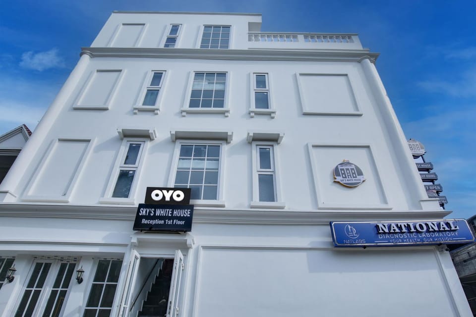 Facade/entrance