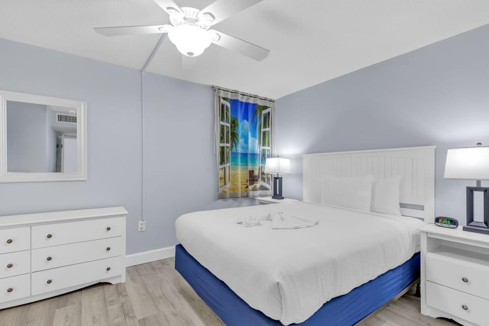 Bed, Bedroom, fireplace