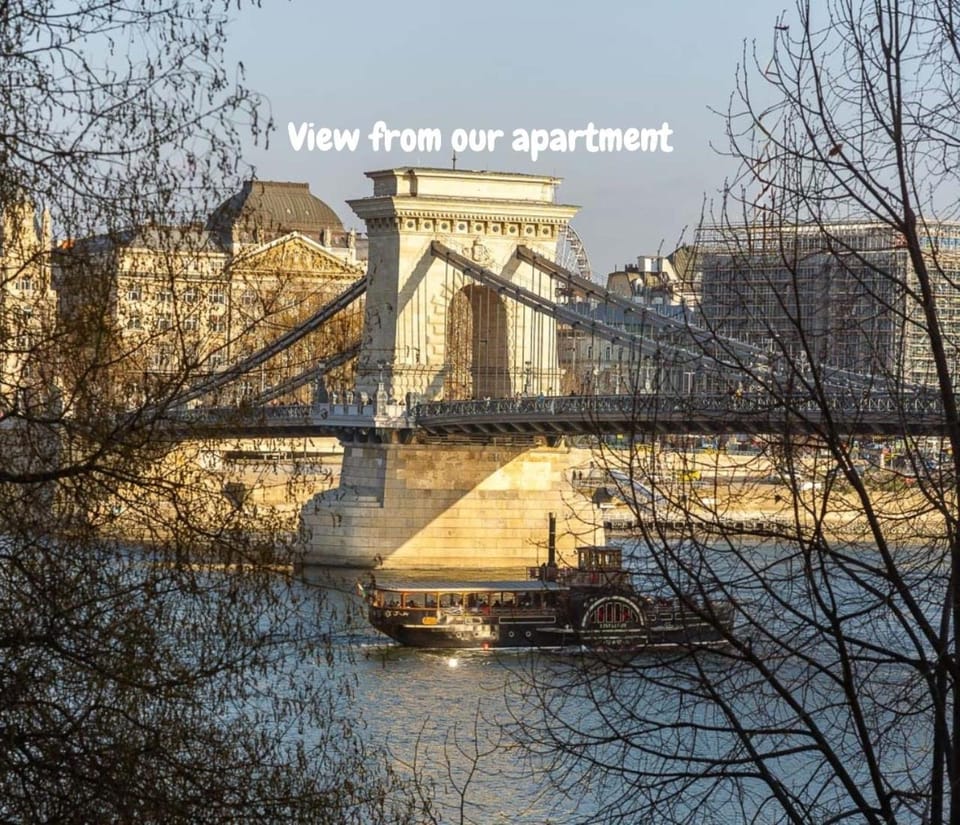 Nearby landmark, Neighbourhood, View (from property/room), View (from property/room), City view, City view, Landmark view, Landmark view, River view, River view