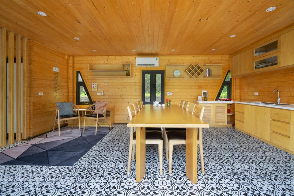 Kitchen or kitchenette, Living room, Seating area, Dining area, air conditioner