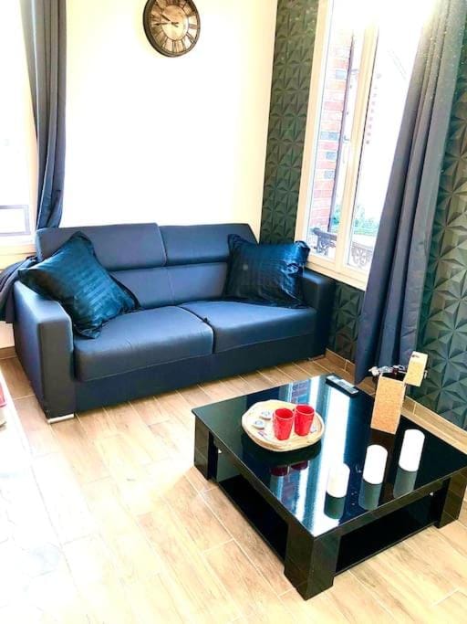 Le Led Room,Centre ville place de parking gratuite Apartment in Île-de-France
