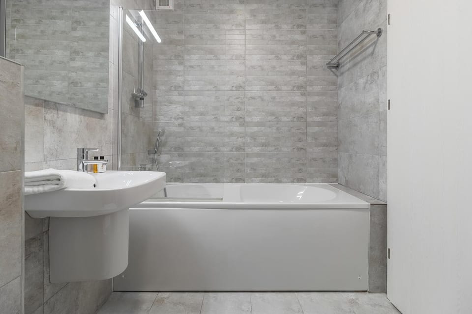 Bathroom, Bath