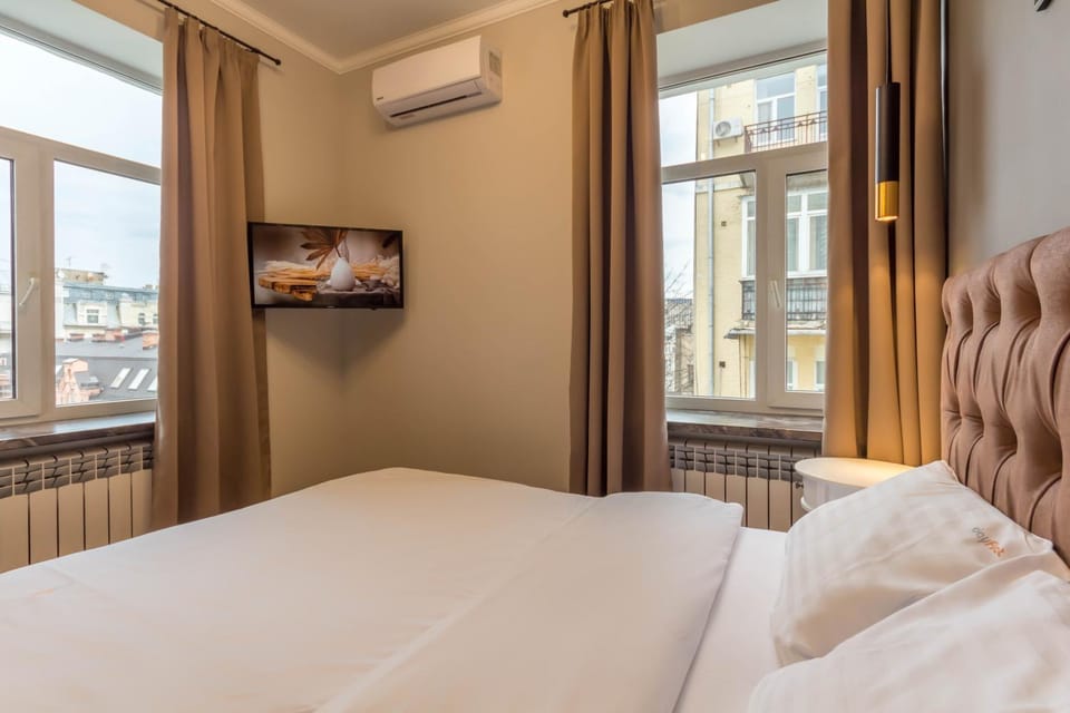 Bed, TV and multimedia, Photo of the whole room, Bedroom, air conditioner