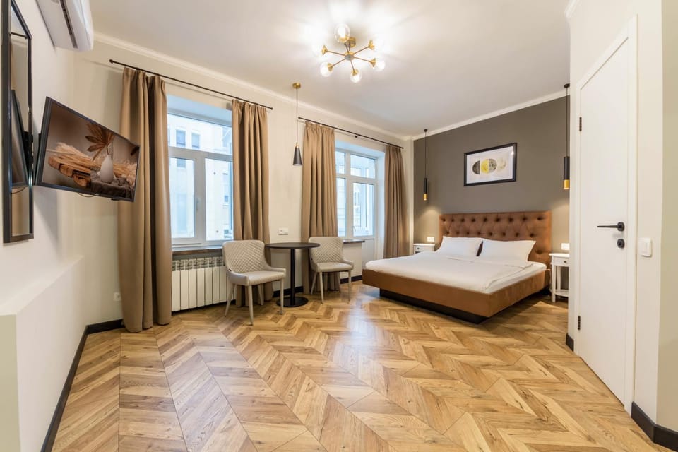 Bed, TV and multimedia, Photo of the whole room, Bedroom