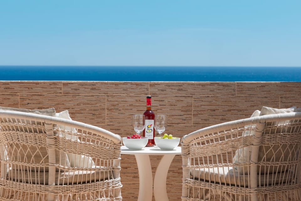Off site, Day, Natural landscape, View (from property/room), Balcony/Terrace, Sea view