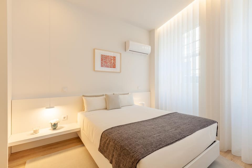 Bed, Photo of the whole room, Bedroom, air conditioner