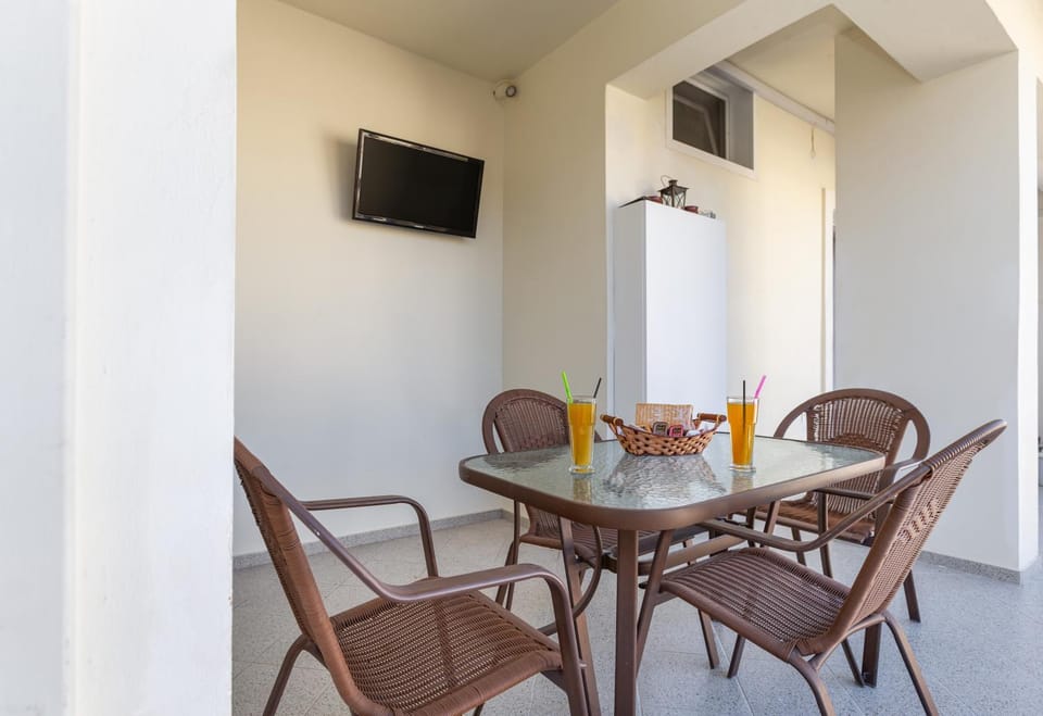 Communal lounge/ TV room, Seating area, Evening entertainment