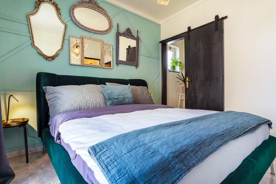 Bed, Bedroom