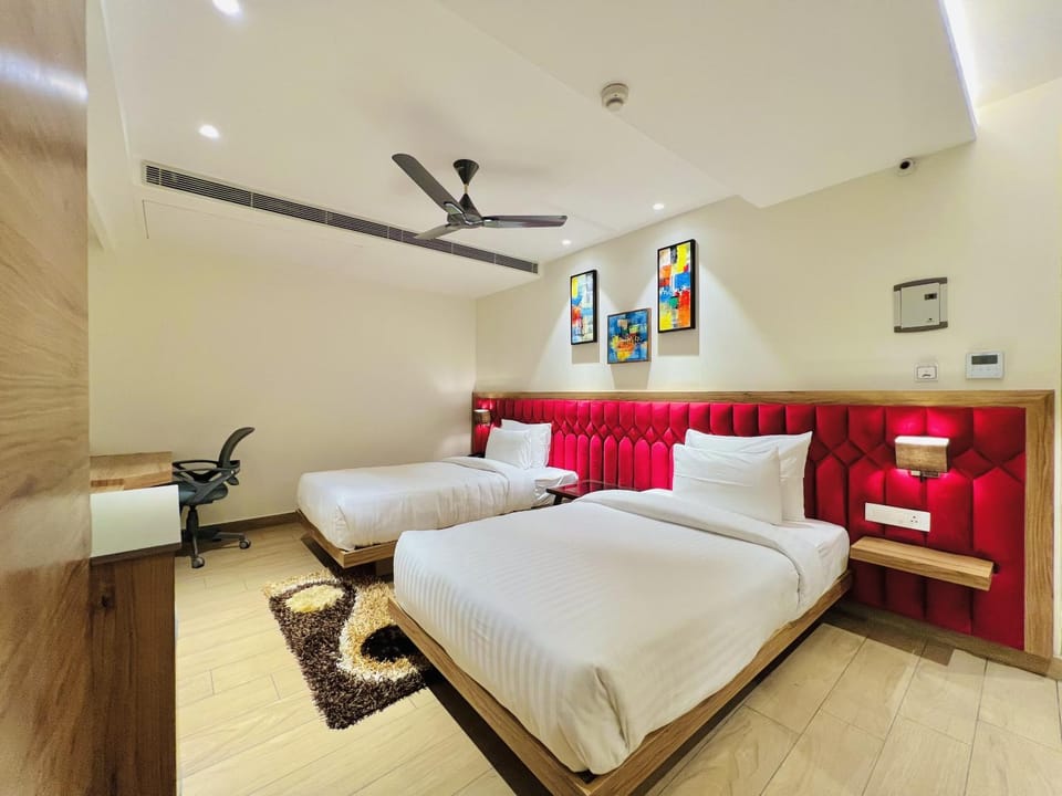 Bed, Photo of the whole room, Bedroom