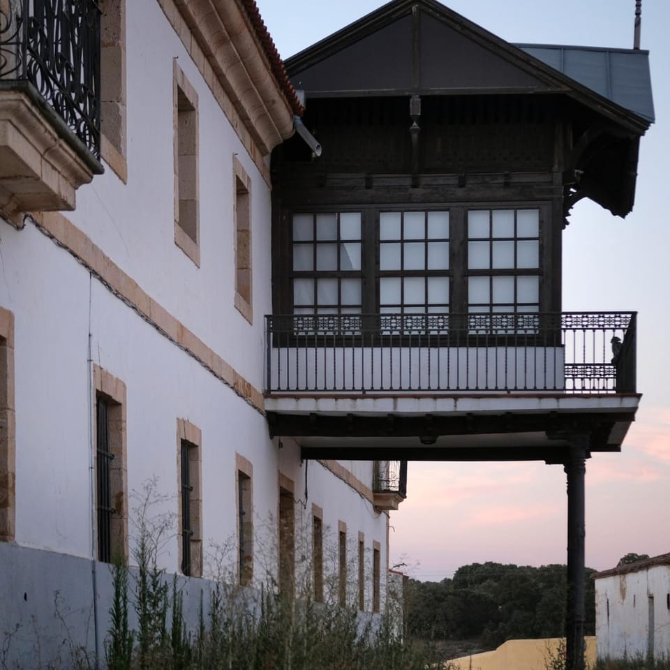 Property building, Balcony/Terrace, Balcony/Terrace