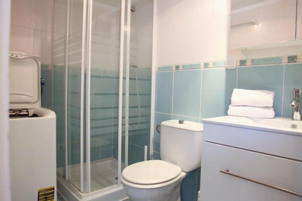 Bathroom, Living room