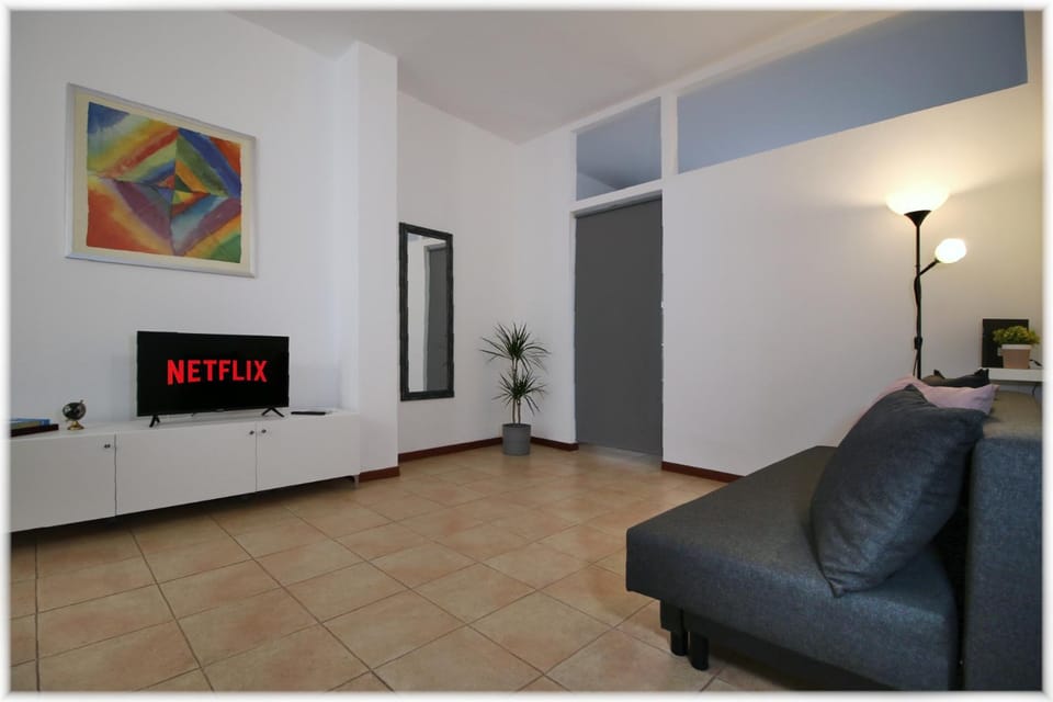 Communal lounge/ TV room, TV and multimedia, Living room, Evening entertainment