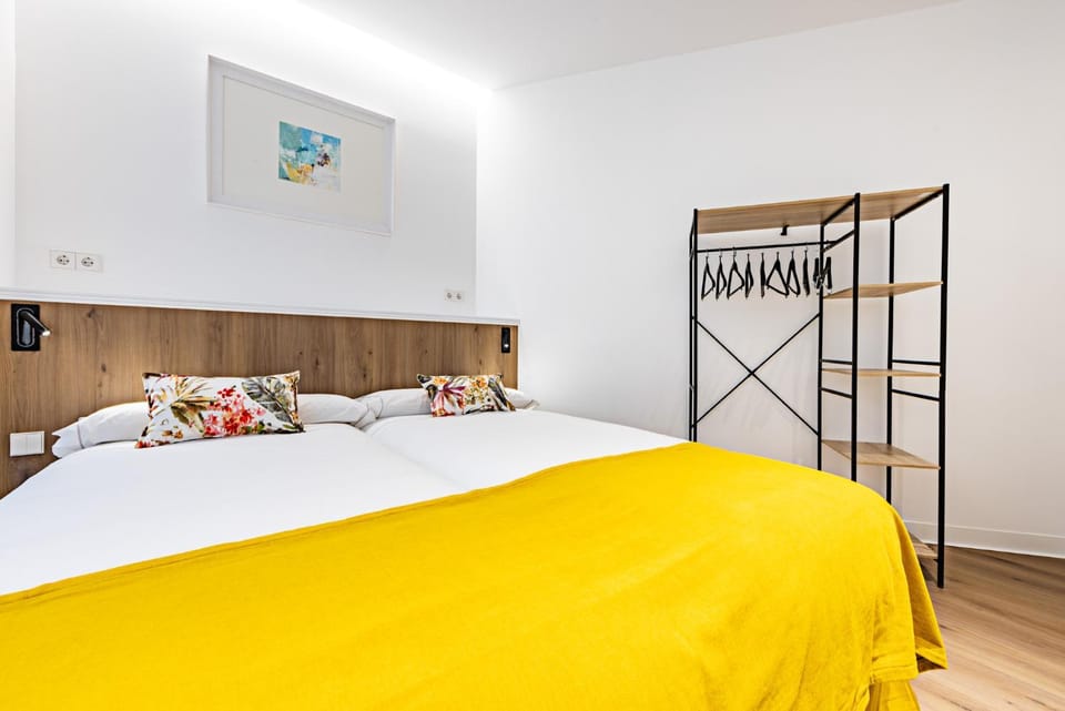 Hostal Paris Bed and Breakfast in Valladolid