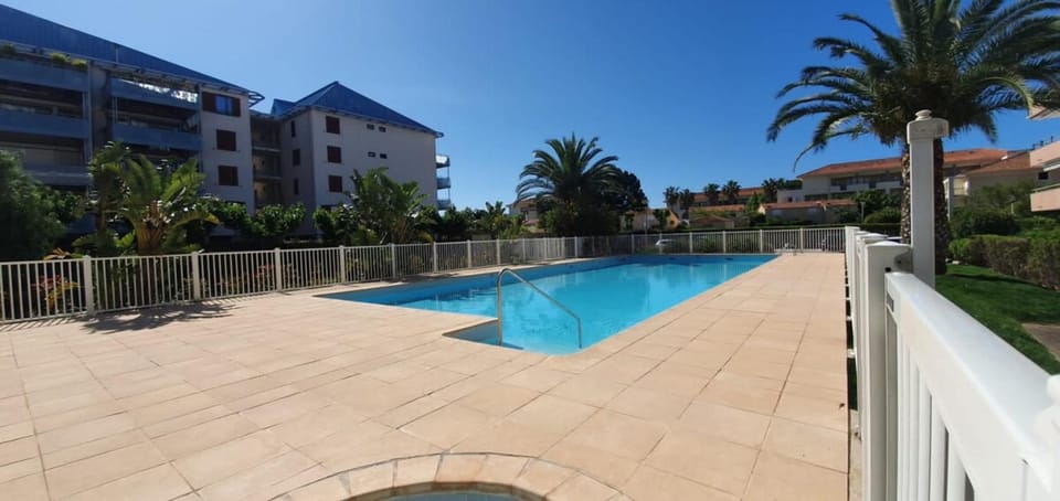 T2 in Lavandou - Residence with Swimming Pool Apartment in Le Lavandou