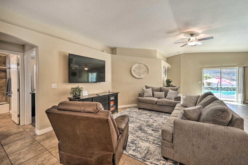 3 Mi to Lake: Lake Havasu Home w/ Pool! House in Lake Havasu City