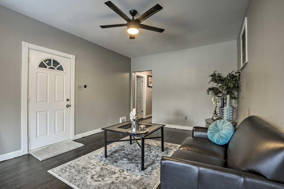 Quiet Chicago Townhome: Walk to Subway Stations House in Chicago