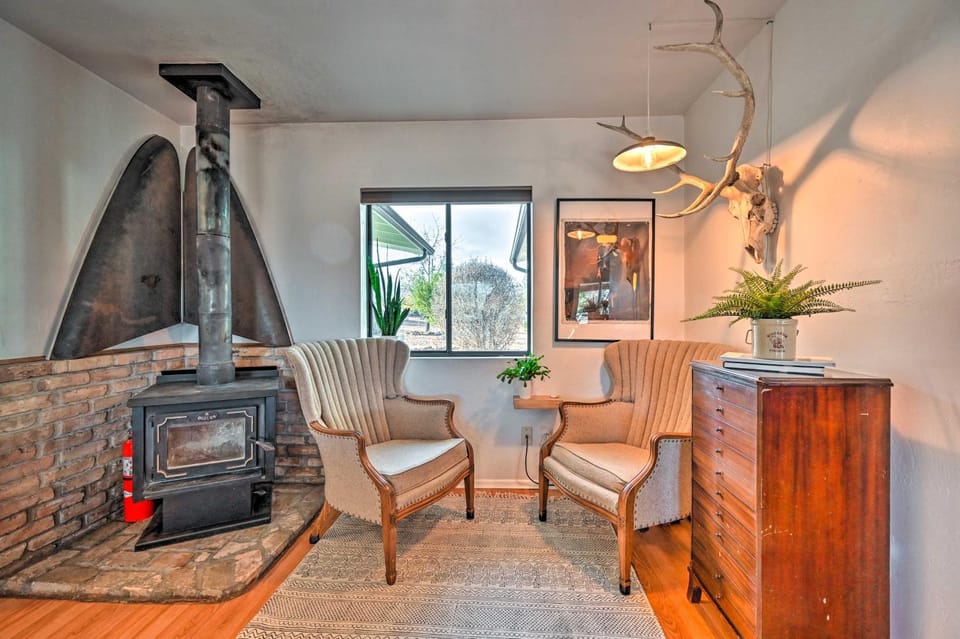 Pet-Friendly Gem w/ Treehouse: 20 Mi to Sedona House in Cottonwood
