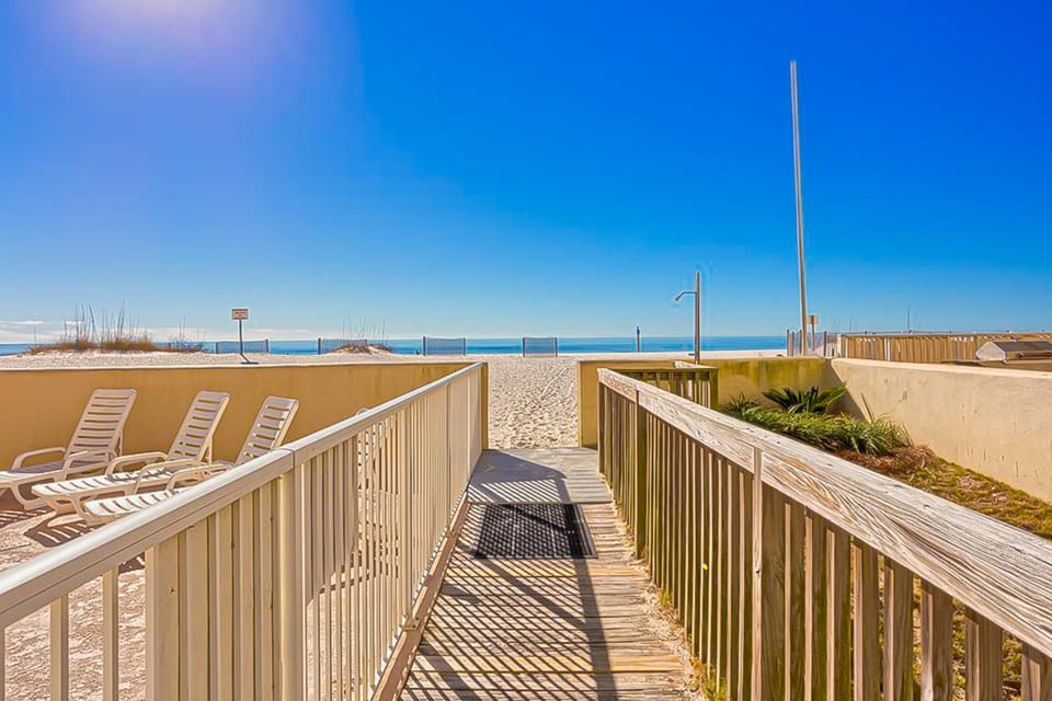 Clearwater 2B Apartment in Gulf Shores