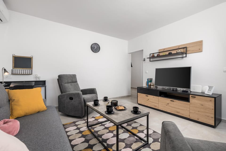 TV and multimedia, Living room, Seating area