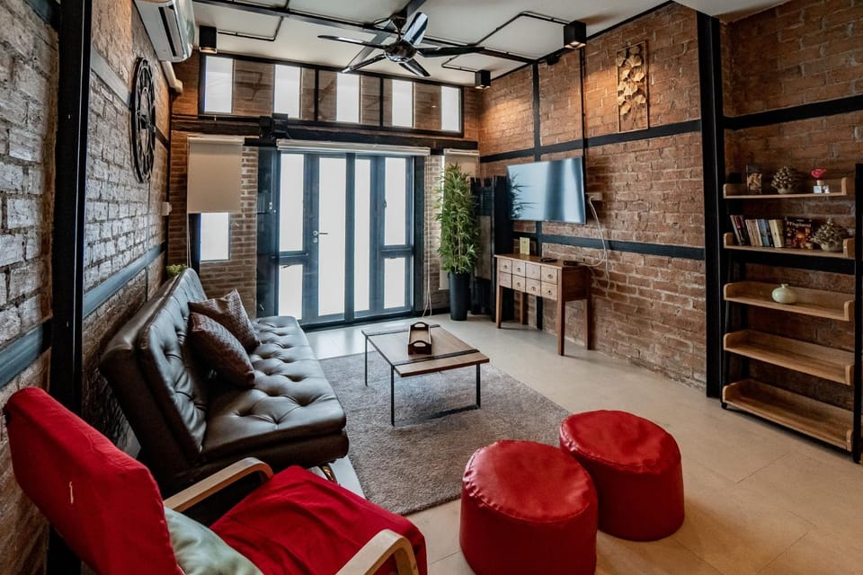 Luxury Industrial Flat 5 Mins from Nimman House in Chiang Mai