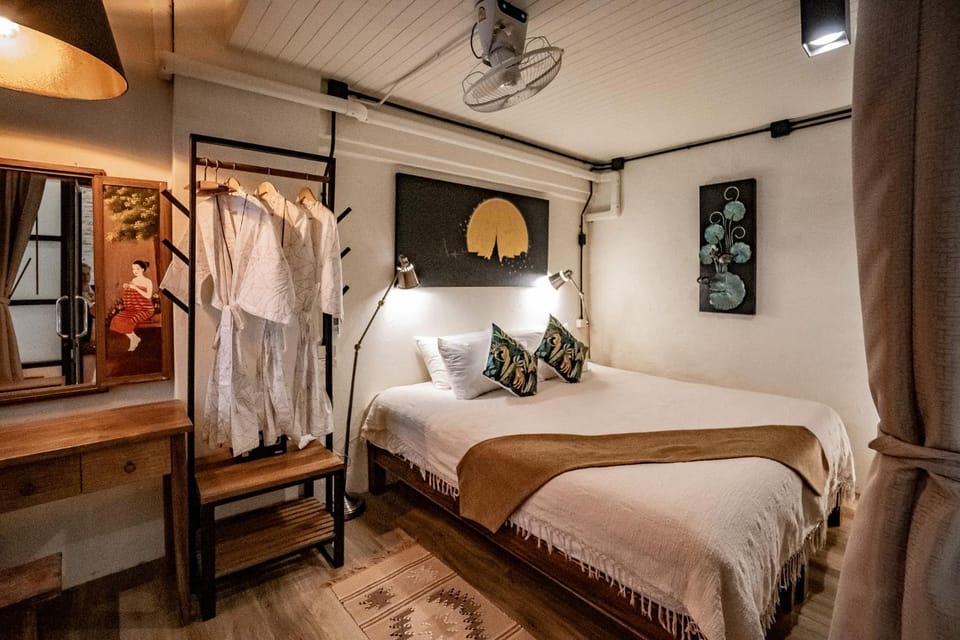 Luxury Industrial Flat 5 Mins from Nimman House in Chiang Mai