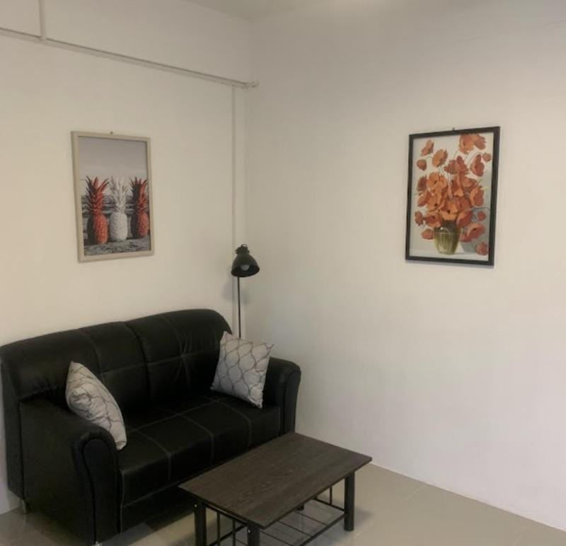 Barzilla Bar And Guesthouse Apartment hotel in Pattaya City