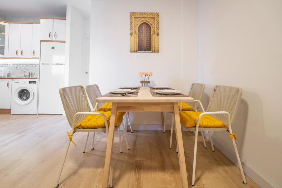 Food and drinks, Dining area