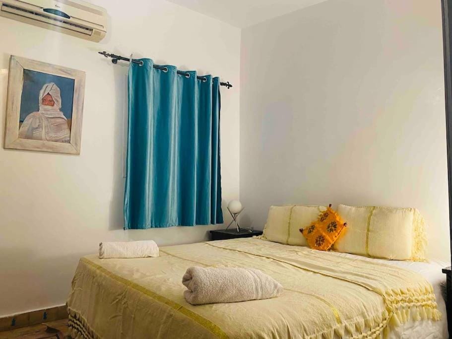 Jolie petit Riyad avec piscine belle terrasse wifi House in Marrakesh