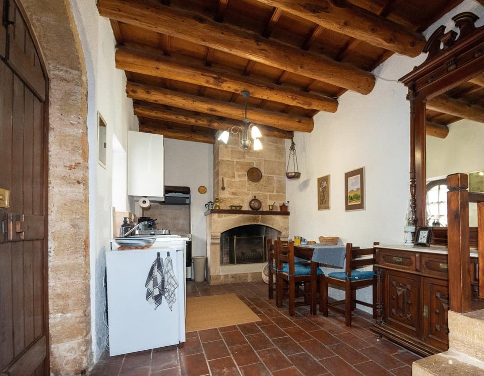 Ilianthos Traditional Maisonette House in Crete