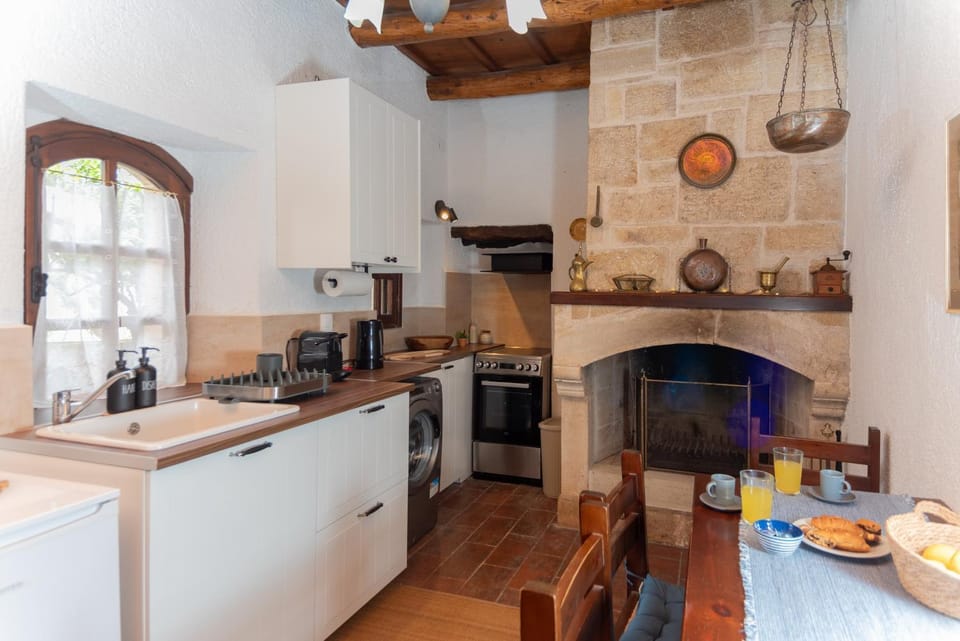 Ilianthos Traditional Maisonette House in Crete