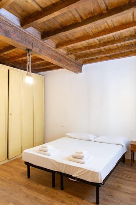 Sweet Apartment Near Piazza Pitti Apartment in Florence