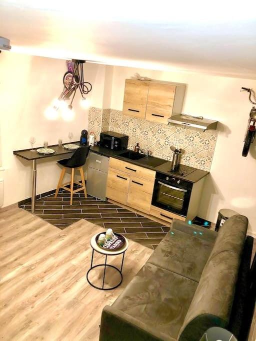 Le Mécanique Room centre ville, parking gratuit Apartment in Bourgogne-Franche-Comté