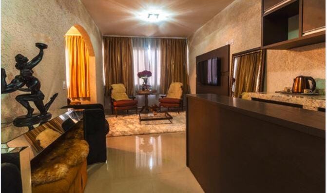 Communal lounge/ TV room, TV and multimedia, Kitchen or kitchenette, Living room, Seating area, minibar