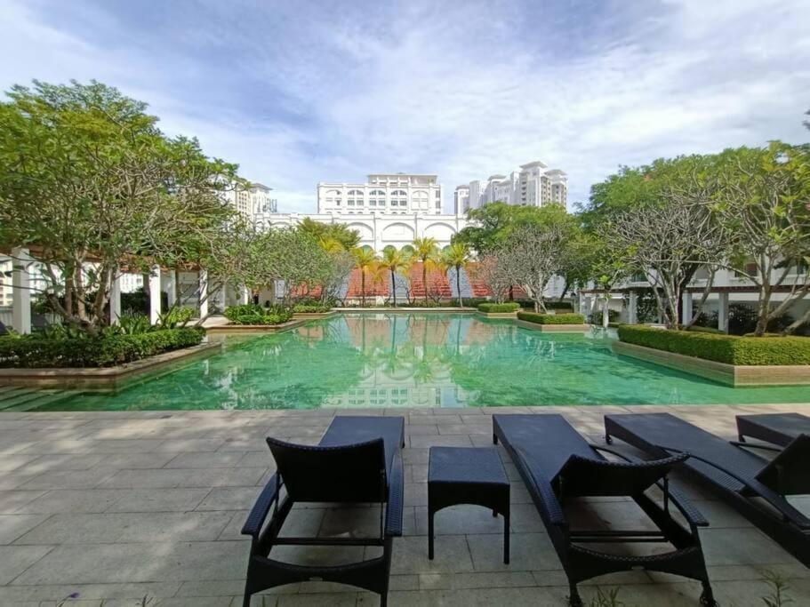 Lucky Waterfront at Straits Quay Seaview or Non Apartment in Penang