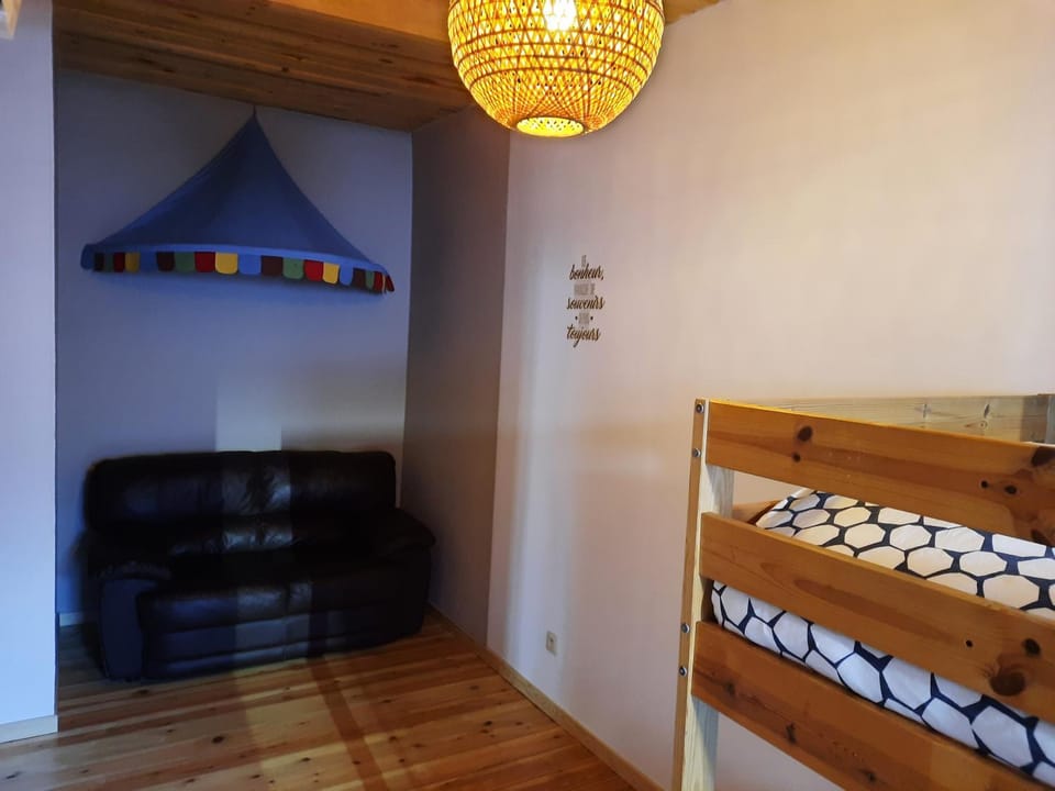 les chambres de la cour ( gite ) Apartment in Belgium