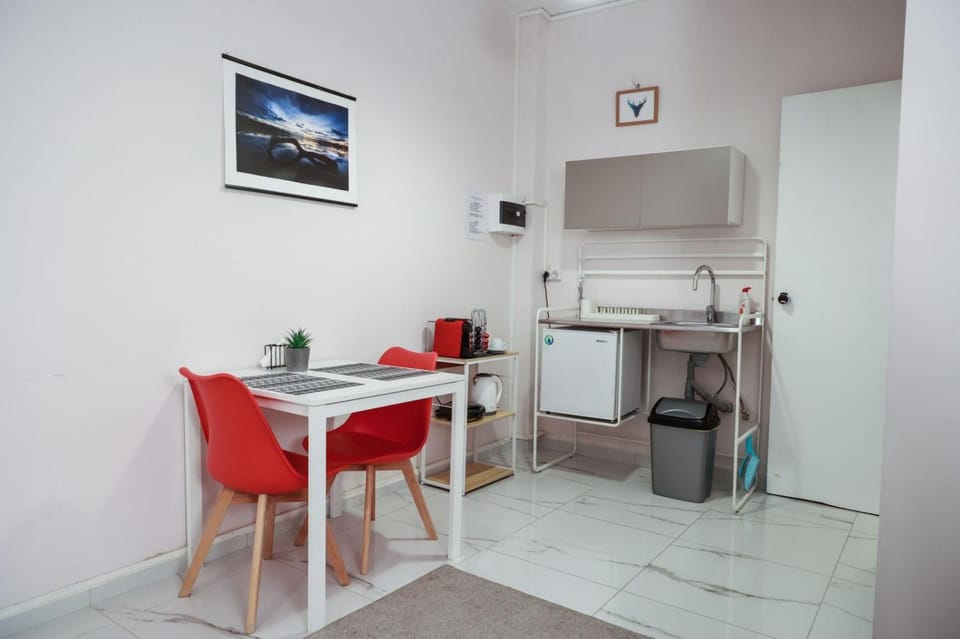 Coffee/tea facilities, Dining area, toaster