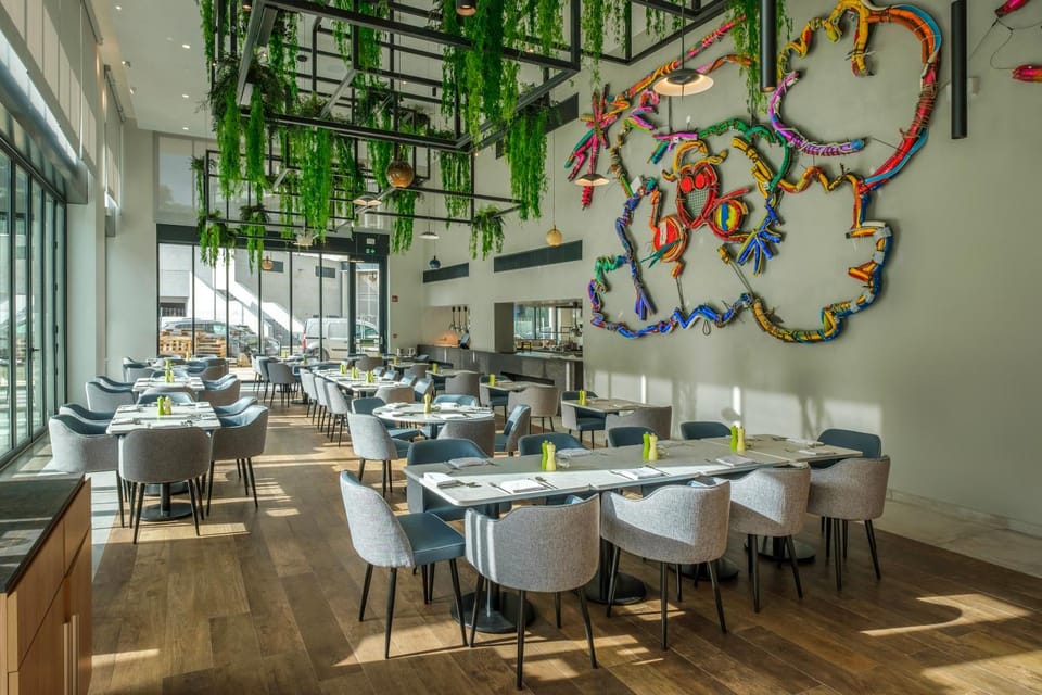 Restaurant/places to eat, Restaurant/places to eat