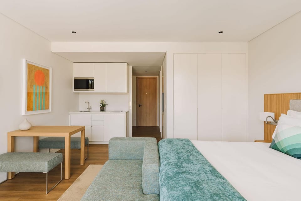 Kitchen or kitchenette, Bedroom