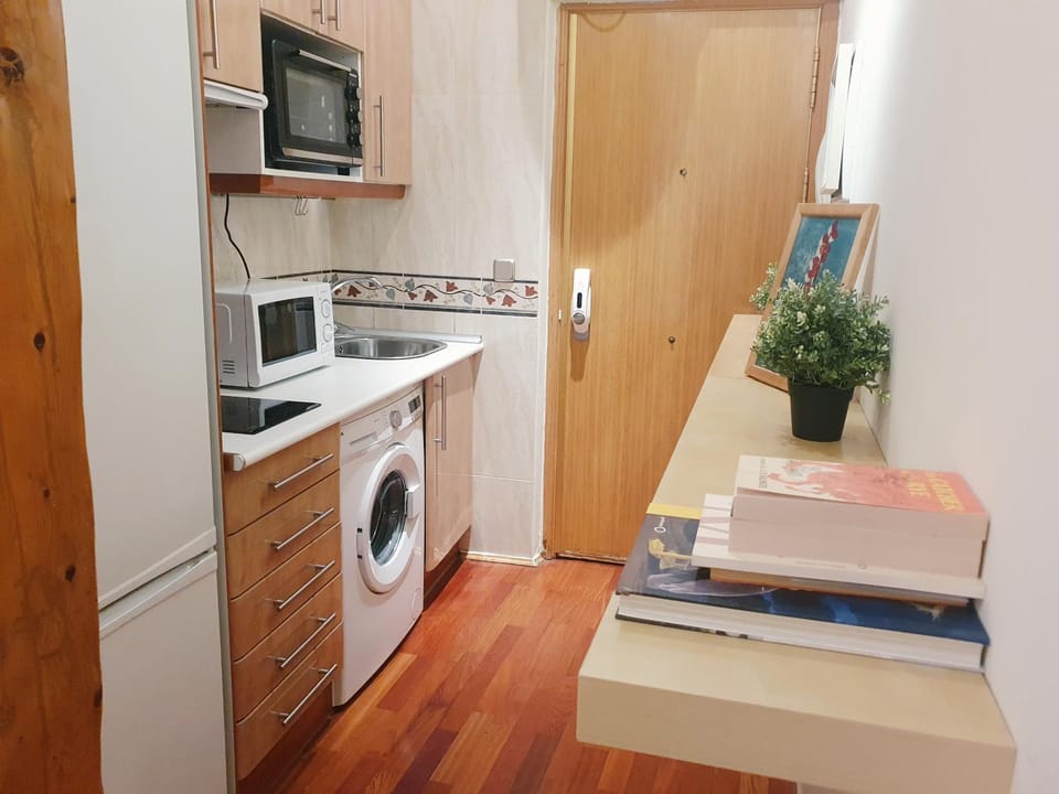 Enjoy a cosy studio in Malasaña BAR Apartment in Centro