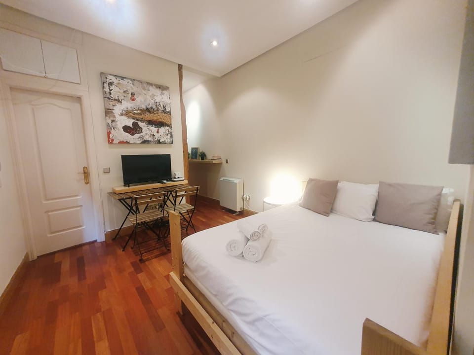 Enjoy a cosy studio in Malasaña BAR Apartment in Centro