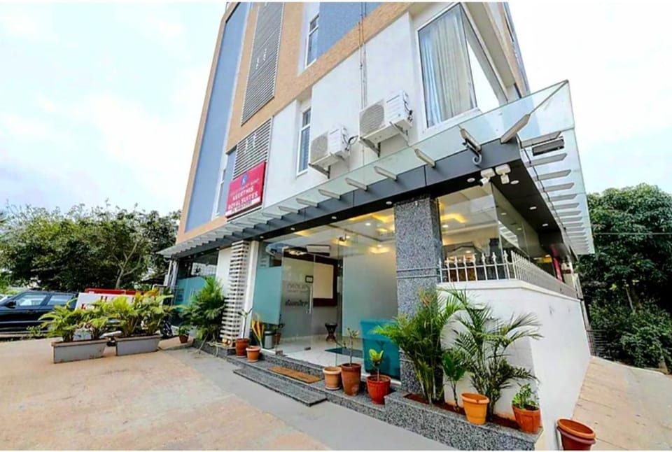 Property building, Day, Parking