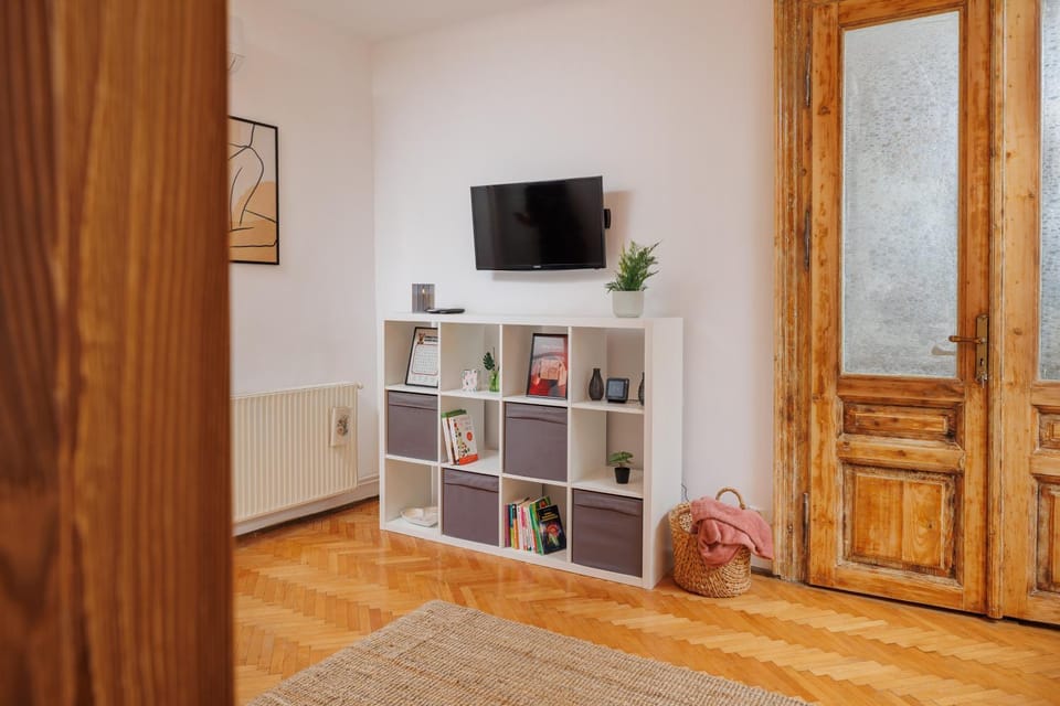 Library, TV and multimedia, Living room, internet