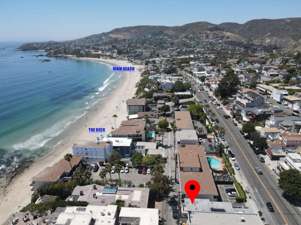 Village District! Cleo Beach! 5 Min Walk to DTWN! House in Laguna Beach