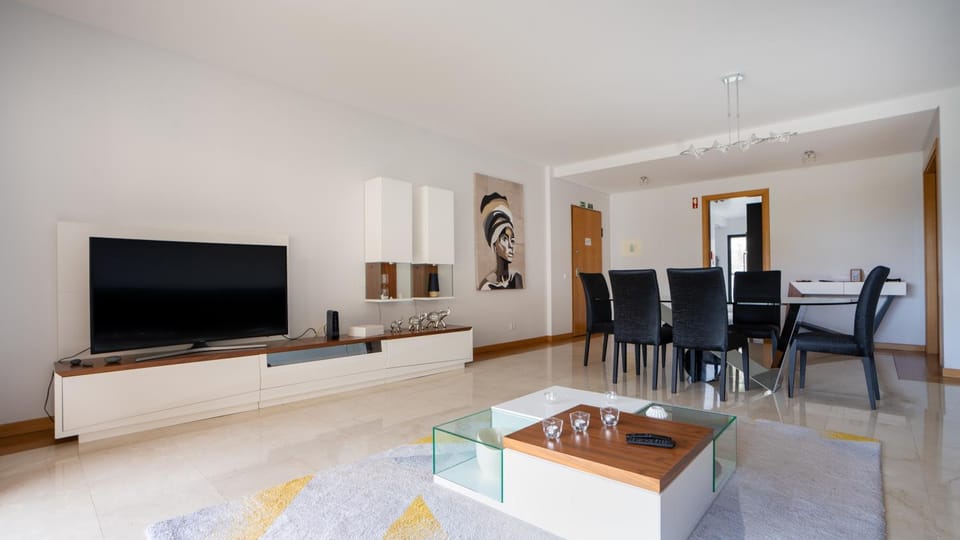 Deluxe Living by LovelyStay Apartment in Funchal