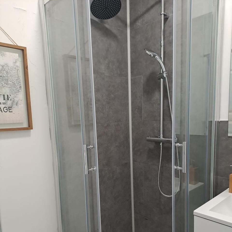 Shower, Bathroom