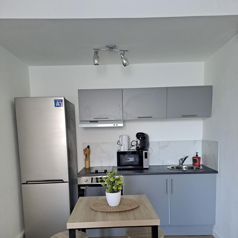 Coffee/tea facilities, pet friendly, stove, toaster