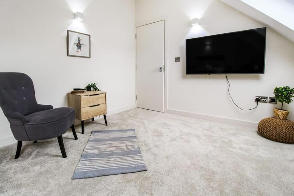 TV and multimedia, Seating area