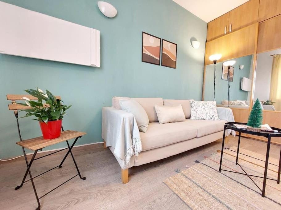 Sweet Dreams Suites Panoramic Studio Zodiac Dorobanti Apartment in Bucharest