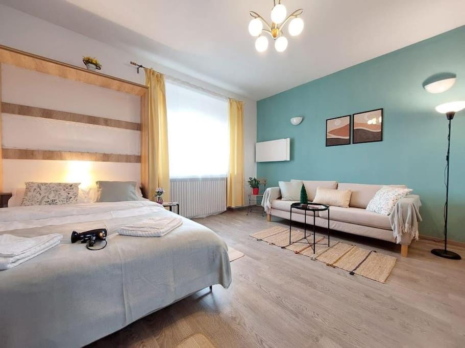 Sweet Dreams Suites Panoramic Studio Zodiac Dorobanti Apartment in Bucharest